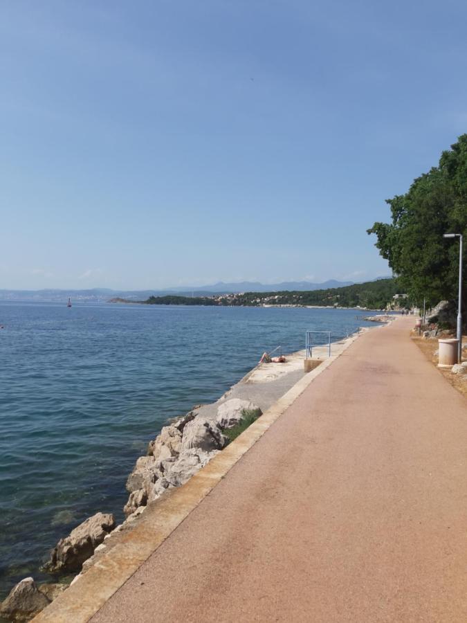 Apartmani Jozefina Omišalj Exterior foto