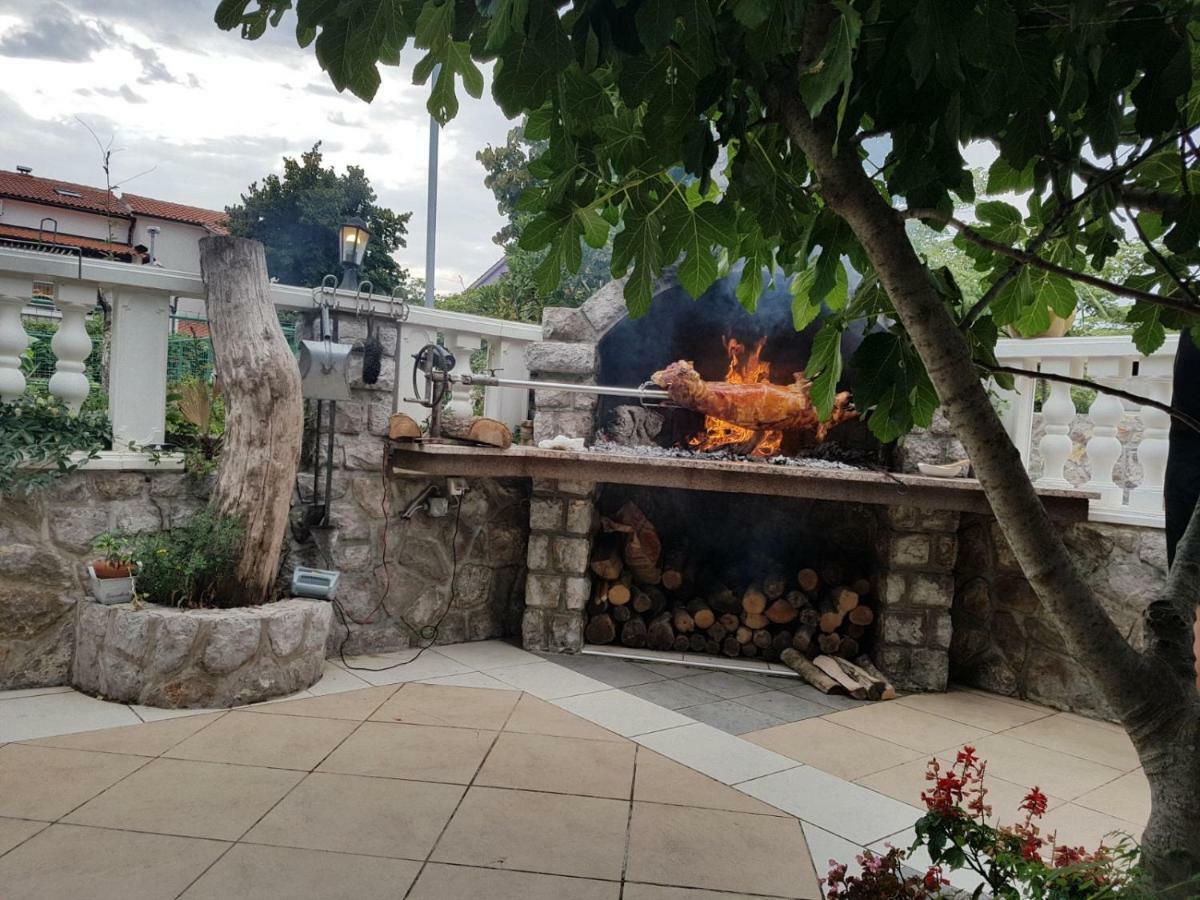 Apartmani Jozefina Omišalj Exterior foto