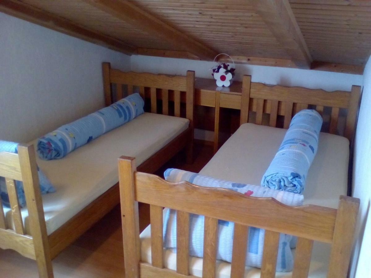 Apartmani Jozefina Omišalj Exterior foto